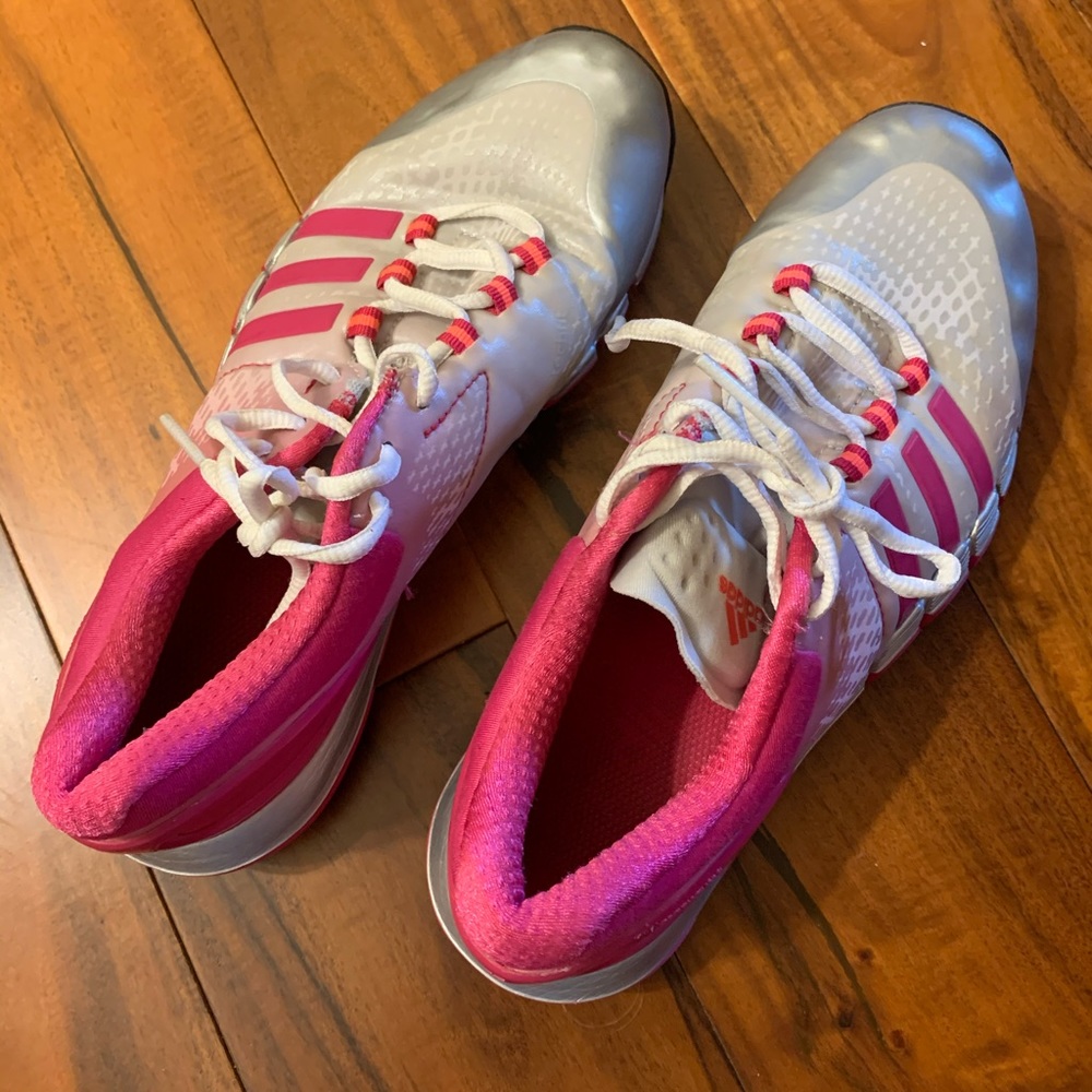 Women’s Tennis Shoe